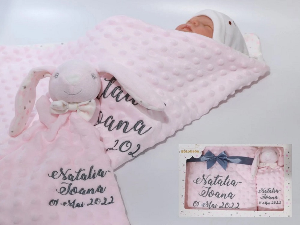 Zweilagige Babydecke mit Namen – Pink Hase