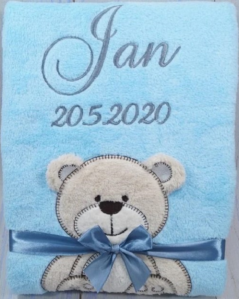 Babydecke mit Namen und Datum – Blau Mit Teddybär