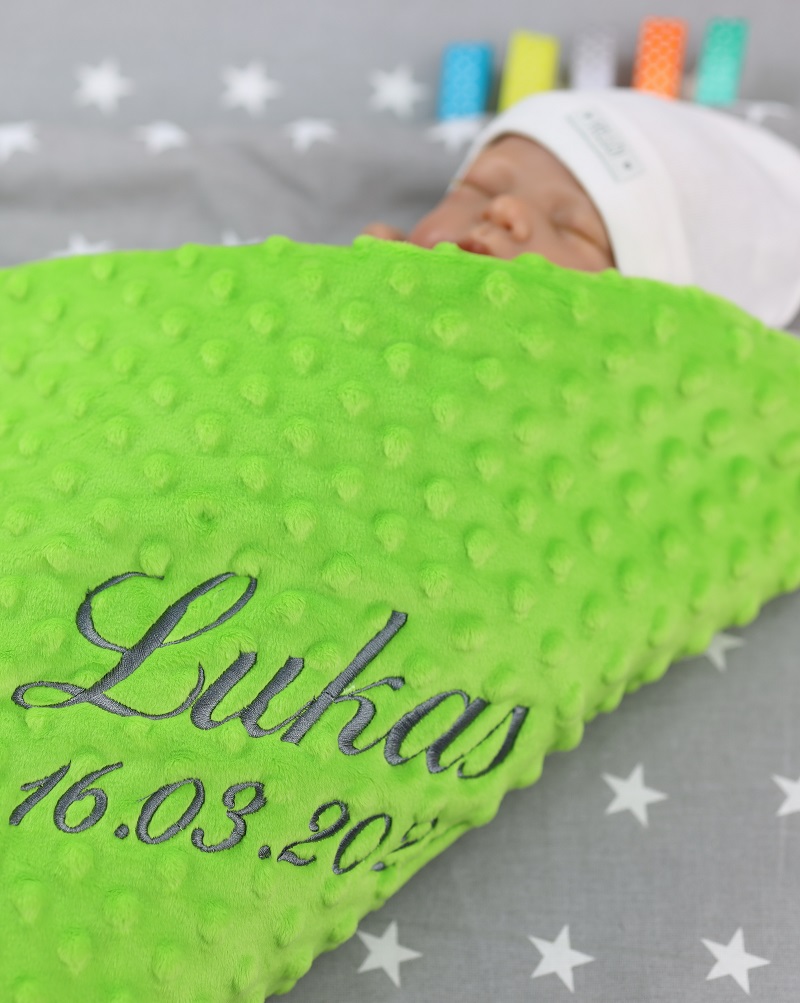 Zweilagige Babydecke mit Namen – Grün – Sternen